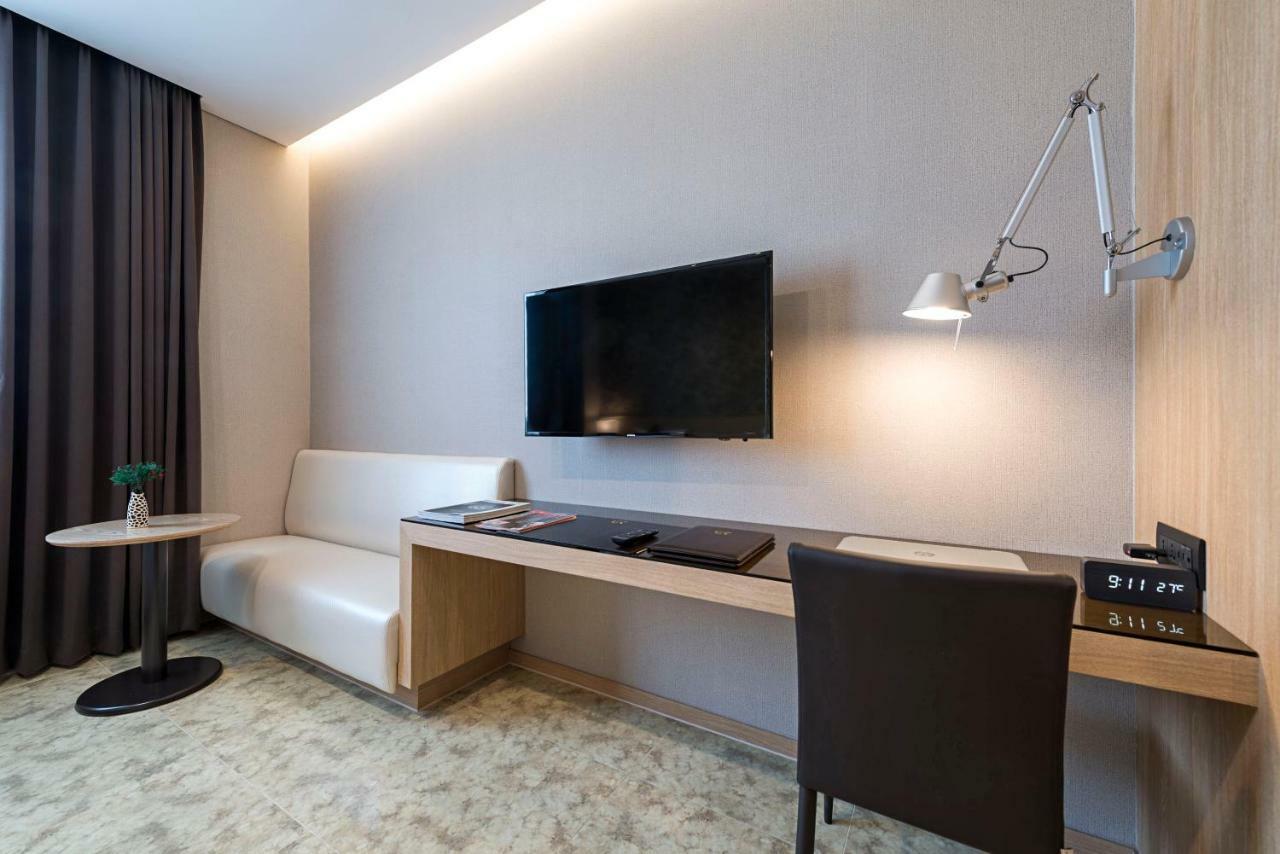Goldriver Hotel Seoul Exterior photo